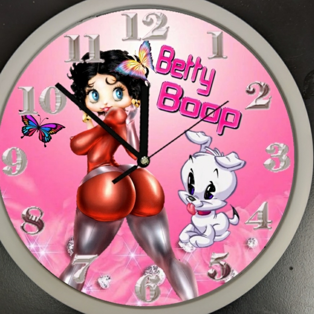 Betty Boop showing off her pooch clock